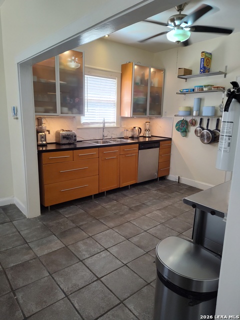 334 Pershing Ave Property Photo 10