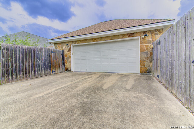 2356 Village Path Property Photo 27