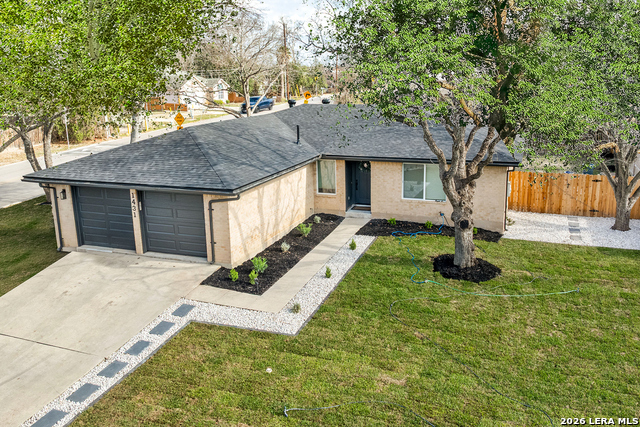 1431 Camellia Ln Property Photo 3