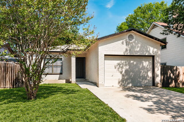 816 Meadow Stone Property Photo 3