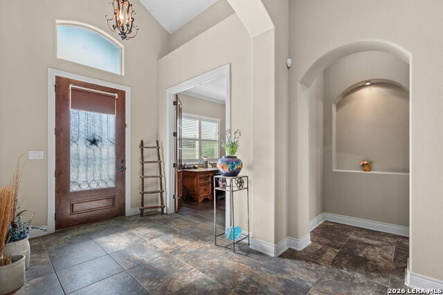 611 Shady Hollow Property Photo 6