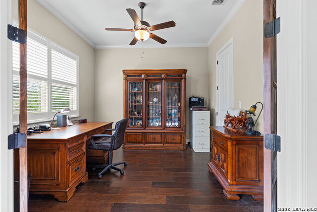 611 Shady Hollow Property Photo 6