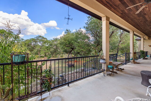 611 Shady Hollow Property Photo 28