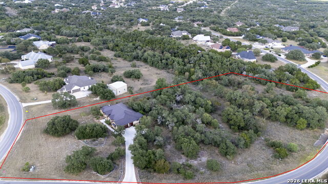 611 Shady Hollow Property Photo 33