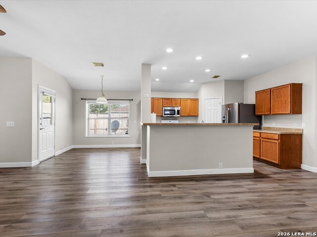 15835 Borwick Ln Property Photo 6