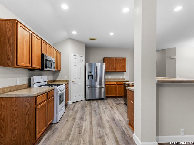 15835 Borwick Ln Property Photo 7