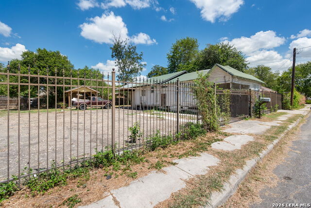 438 S San Dario Ave Property Photo 5