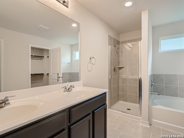 12015 Emerald Shore Property Photo 19