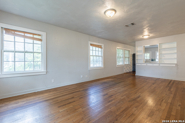 455 Magazine Ave Property Photo 7