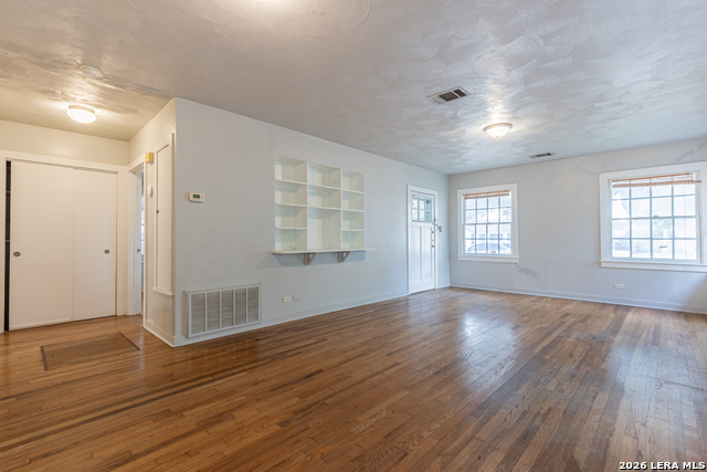 455 Magazine Ave Property Photo 9