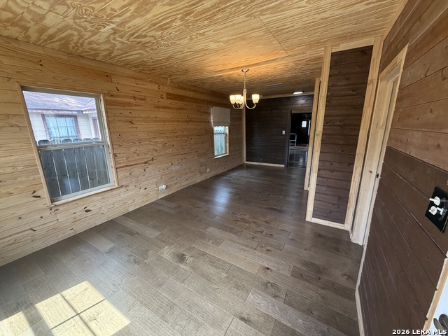 135 Nancy Pl Property Photo 3