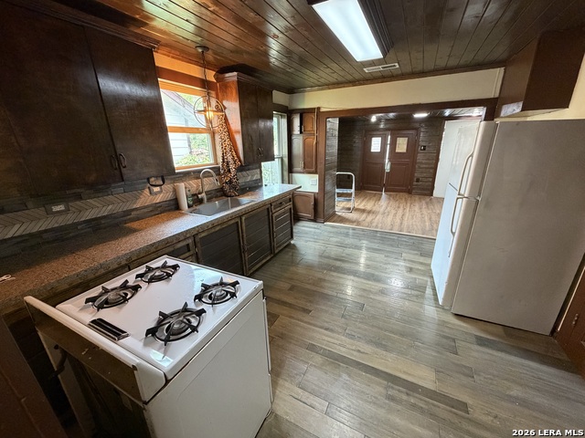 135 Nancy Pl Property Photo 8