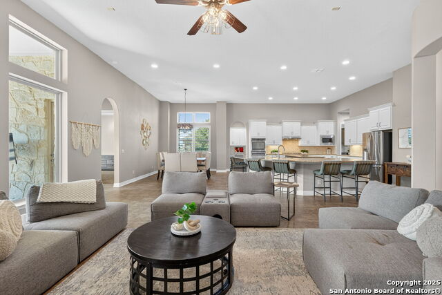 28827 Balcones Crk Property Photo 10