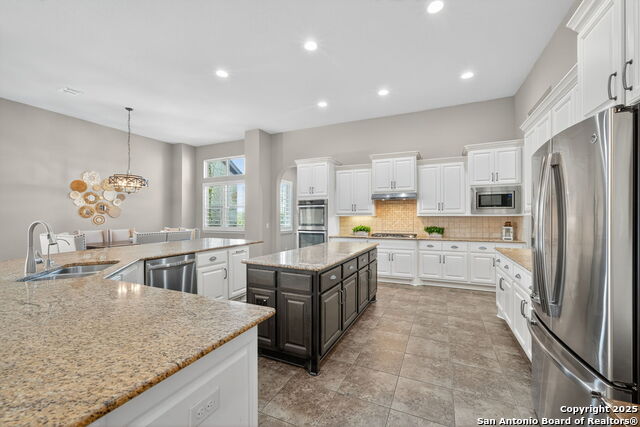 28827 Balcones Crk Property Photo 12