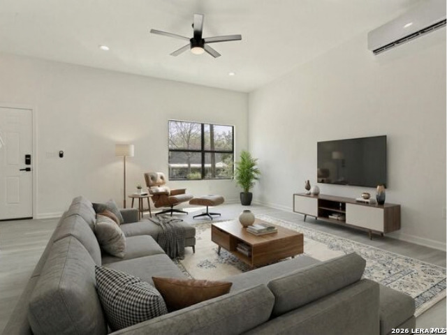 139 Vine St Property Photo 5