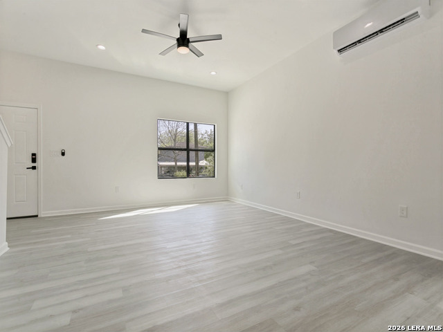 139 Vine St Property Photo 6