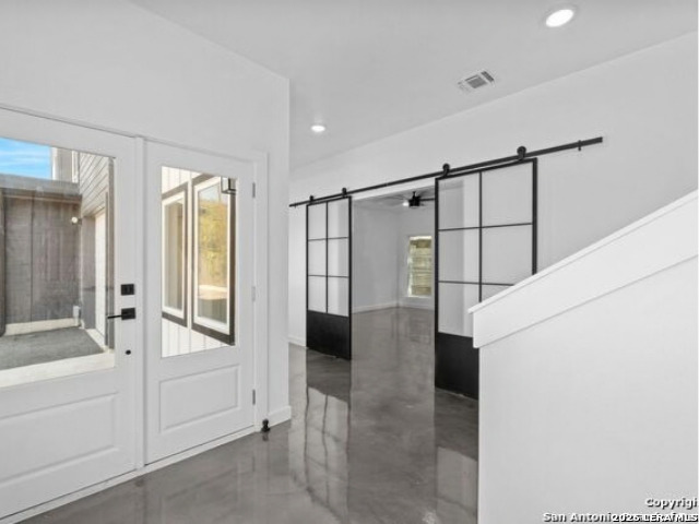 106 Bank St Property Photo 3