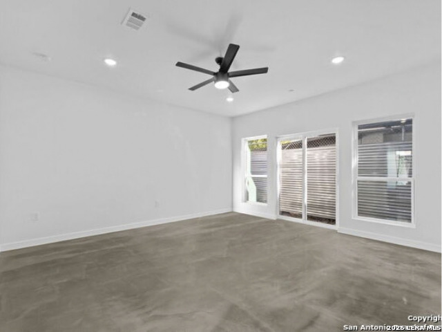 106 Bank St Property Photo 6