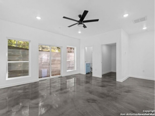 106 Bank St Property Photo 9
