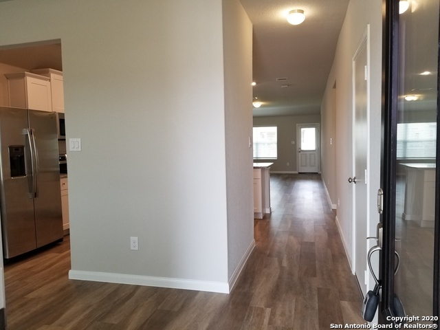 213 Hanover Pl Property Photo 3