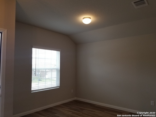 213 Hanover Pl Property Photo 4