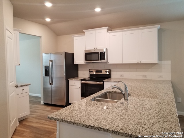 213 Hanover Pl Property Photo 6