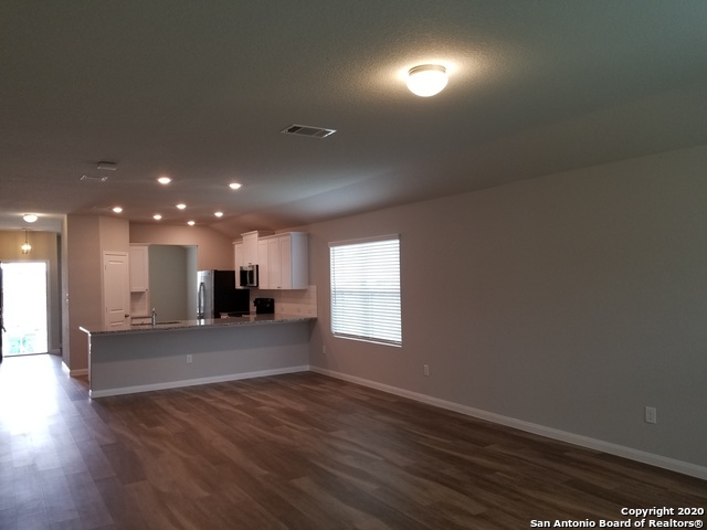 213 Hanover Pl Property Photo 8