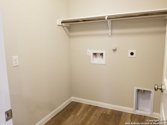 213 Hanover Pl Property Photo 9