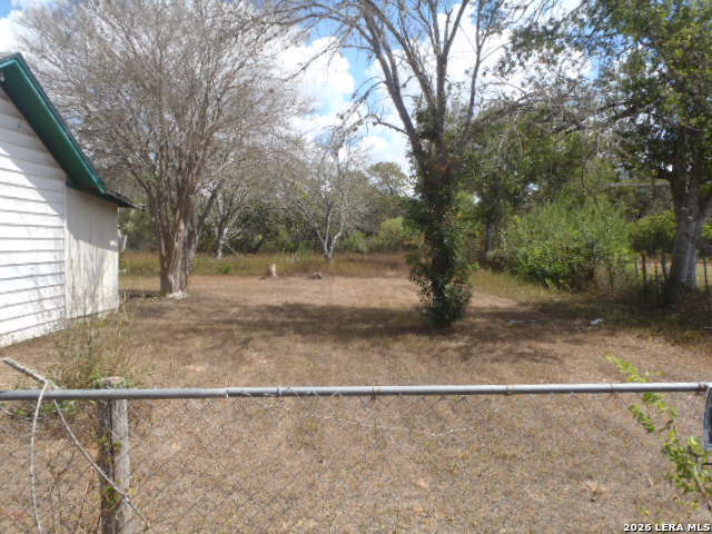 921 Pecan St Property Photo 6