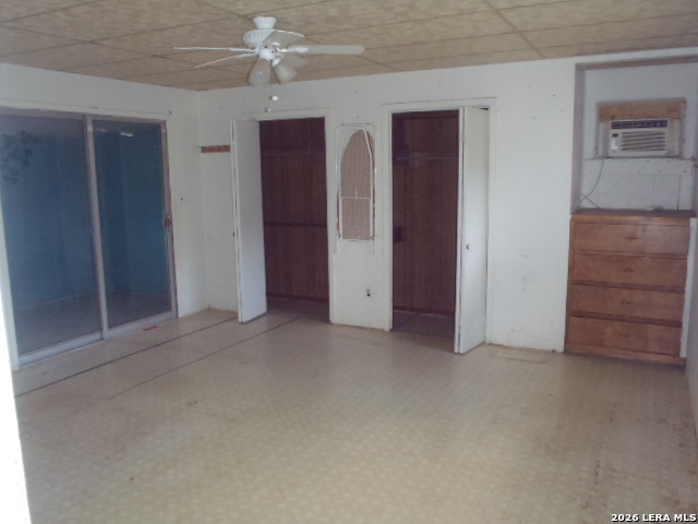 921 Pecan St Property Photo 33