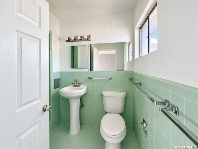 242 Locknere Ln Property Photo 13
