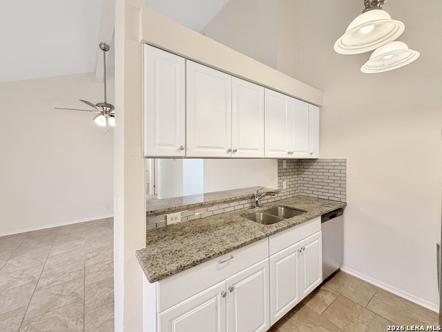 5403 Encanta St Property Photo 4
