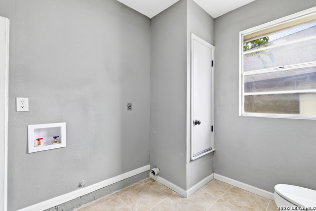 6411 Royalty Pt Property Photo 15