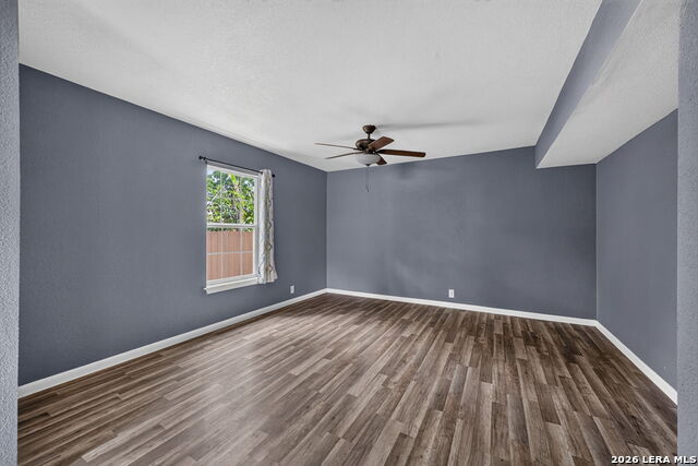 426 Redcliff Dr Property Photo 11