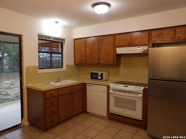 240 Glenbrook Dr Property Photo 5