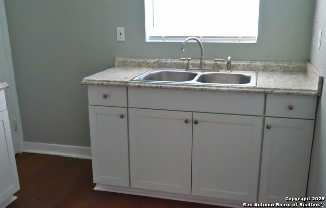434 Elmwood Dr Property Photo 4