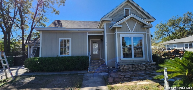 1908 Monterey Property Photo 1