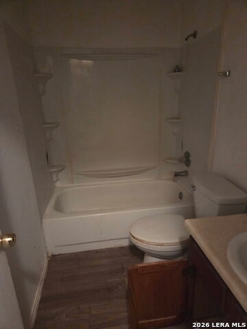 5711 Lochmoor Property Photo 9