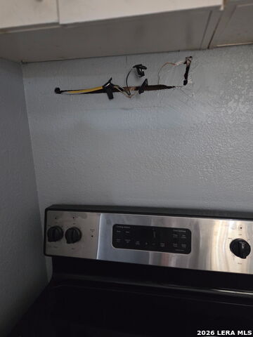 901 E Dullnig Ct Property Photo 5