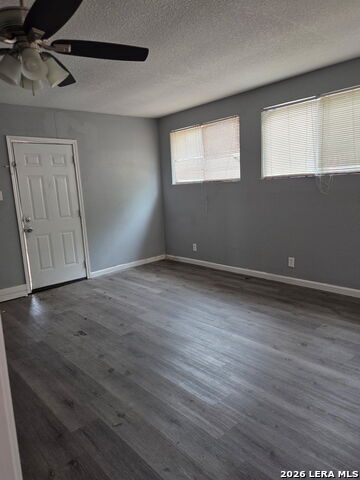 901 E Dullnig Ct Property Photo 7