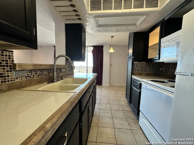 7039 San Pedro Ave Property Photo 11
