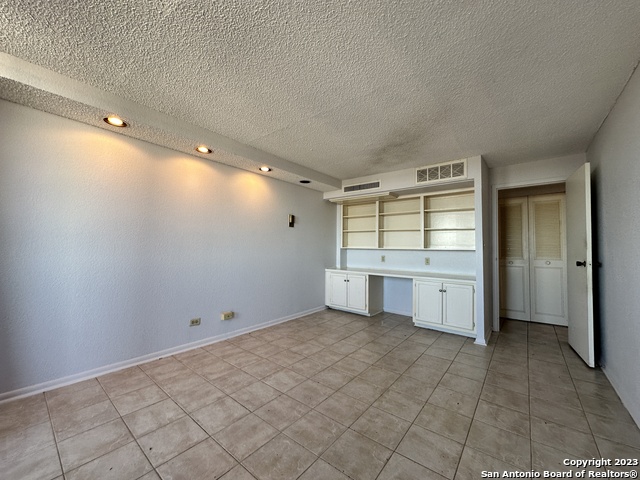 7039 San Pedro Ave Property Photo 15