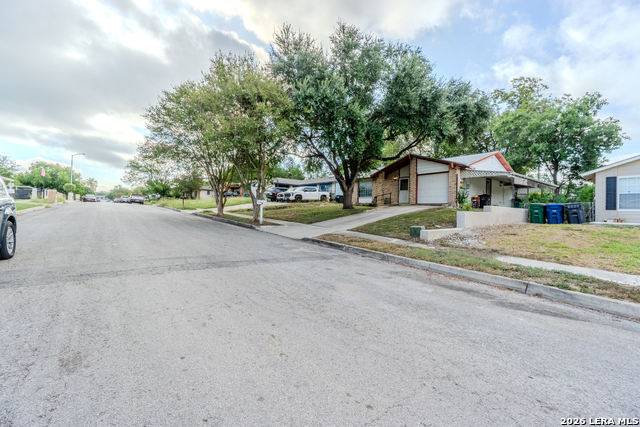 5230 Overpool St Property Photo 3