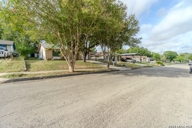 5230 Overpool St Property Photo 4