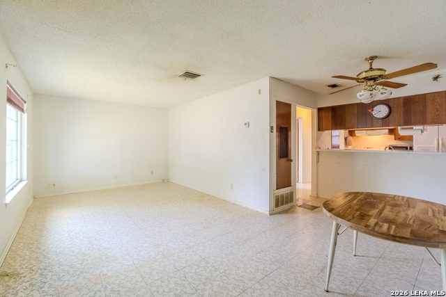 5230 Overpool St Property Photo 5
