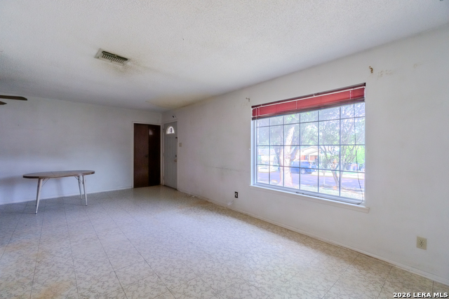 5230 Overpool St Property Photo 6