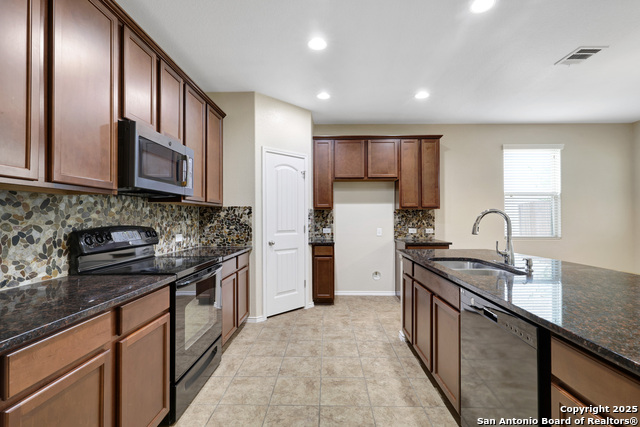 2021274 Property Photo 6