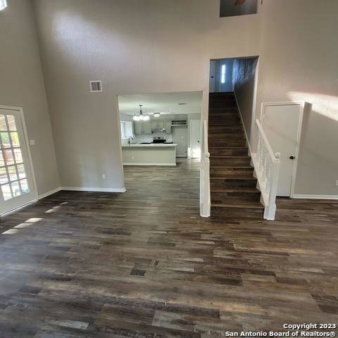14623 Highland Rdg Property Photo 8