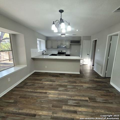 14623 Highland Rdg Property Photo 12