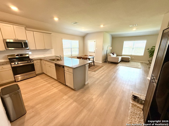 7918 Dovers Den Property Photo 3